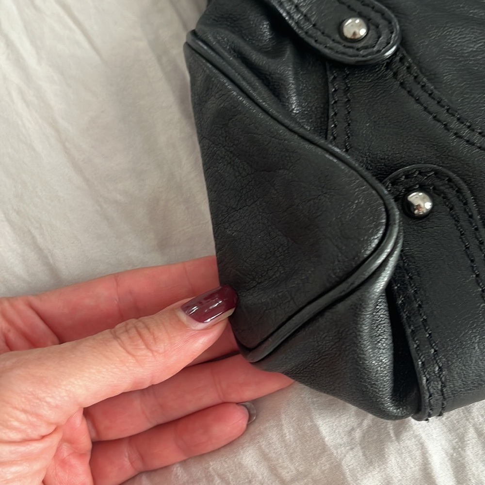 Authentic Valentino hand bag in black leather - Picture 3 of 6